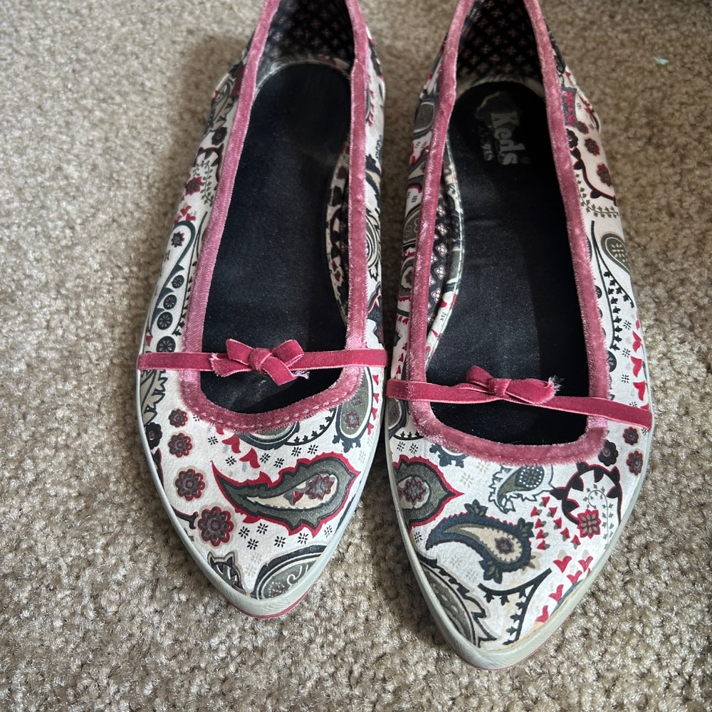 Shoes - Picture 2 of 2